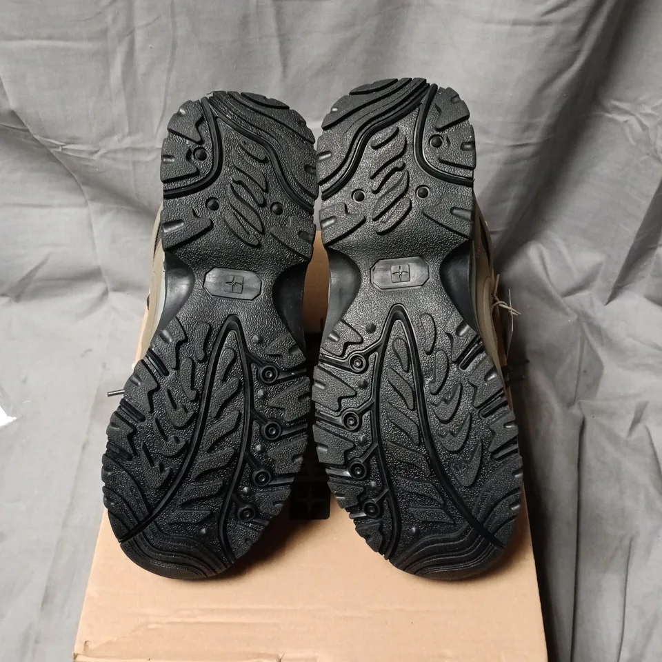 UK 8.5 Mountain Warehouse Adventurer Waterproof Hiking Boots – Khaki (Boxed)