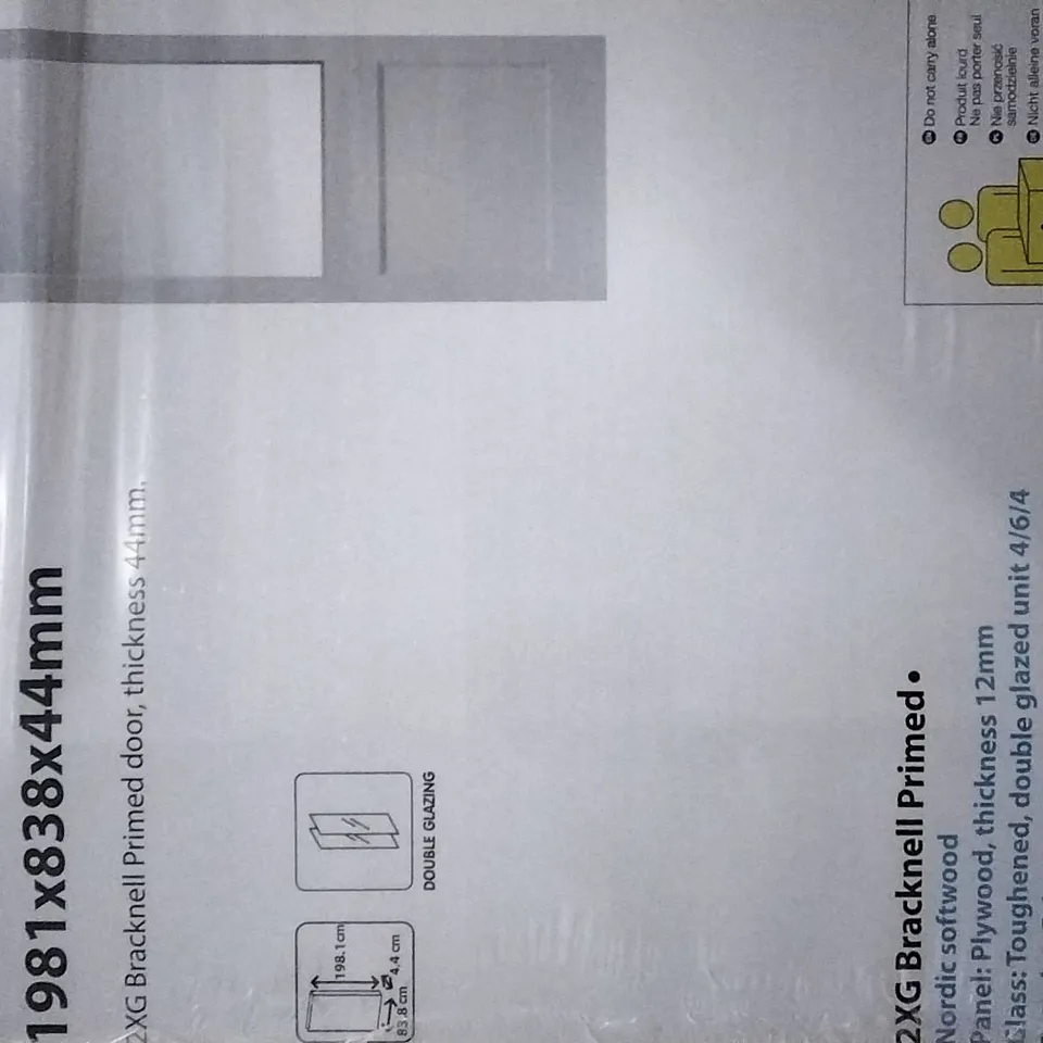 BRAND NEW 2XG BRACKNELL PRIMED DOOR , 1981 X 838 X 44MM, HAS SOME LIFTING  AROUND THE BORDERS OF THE DOOR 