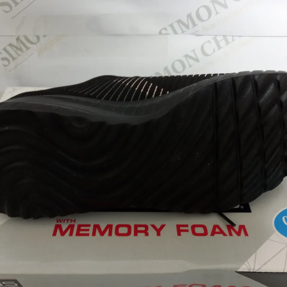 BOBS SPORT FROM SKECHERS  WITH MEMORY FOAM IN BLACK SIZE 6 