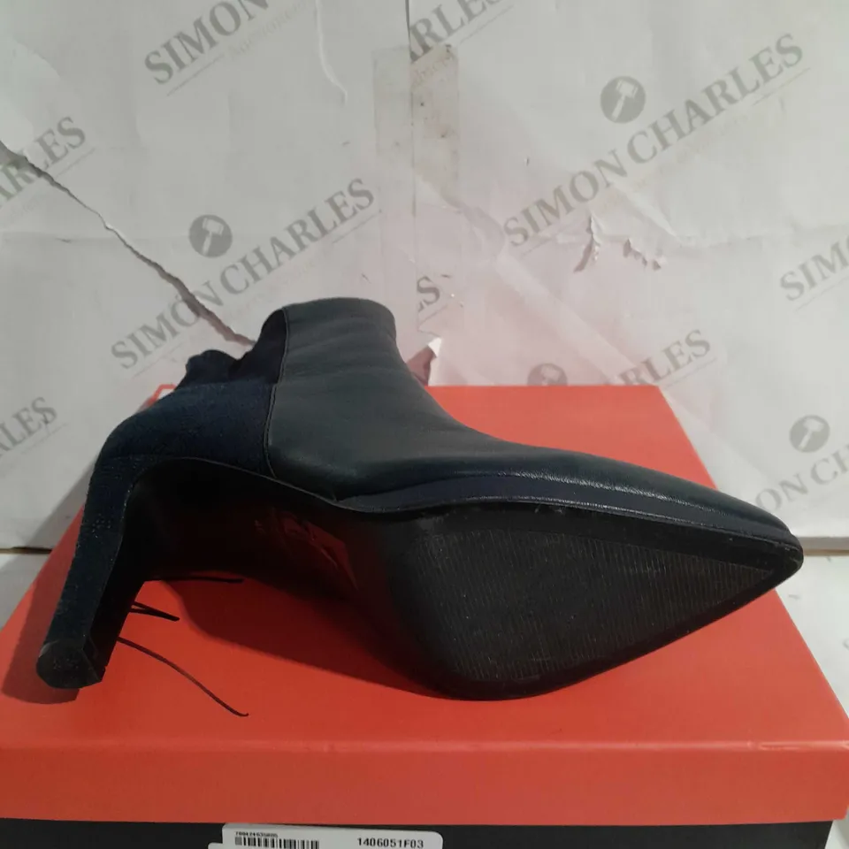 BOXED RUTH LANGSFORD PLATFORM LEATHER ANKLE BOOTS, NAVY - SIZE 7