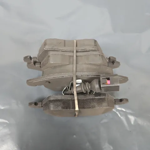 BRAKE PAD SET WITH WEAR SENSOR – TWO PADS 