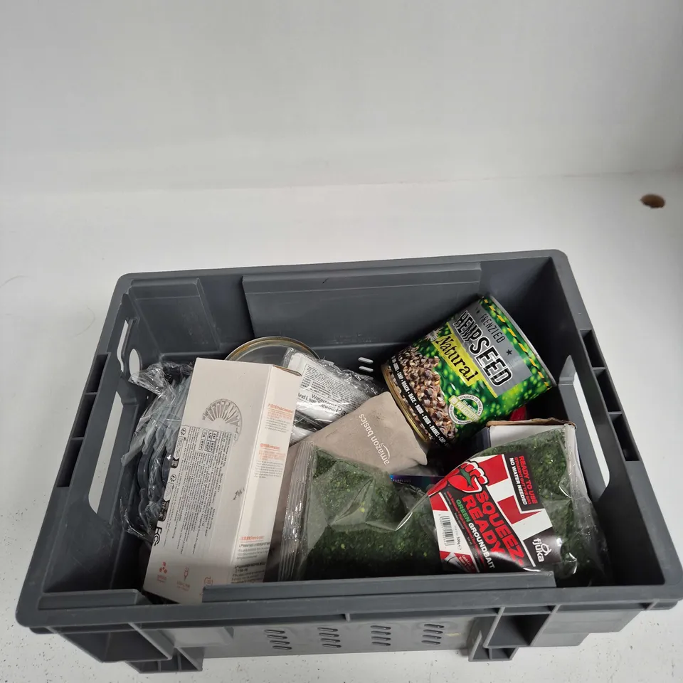 TOTE OF APPROXIMATELY 10 ASSORTED ITEMS INCLUDING A USB FAN, AN ELECTRIC MOSQUITO LAMP AND BIO EARS SOFT SILICONE EARPLUGS