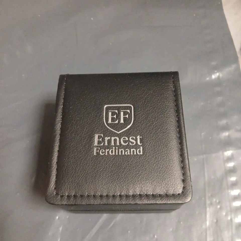 ERNEST FERDINAND QUARTZ WRISTWATCH, SILVER-TONE CASE, BLACK LEATHER STRAP