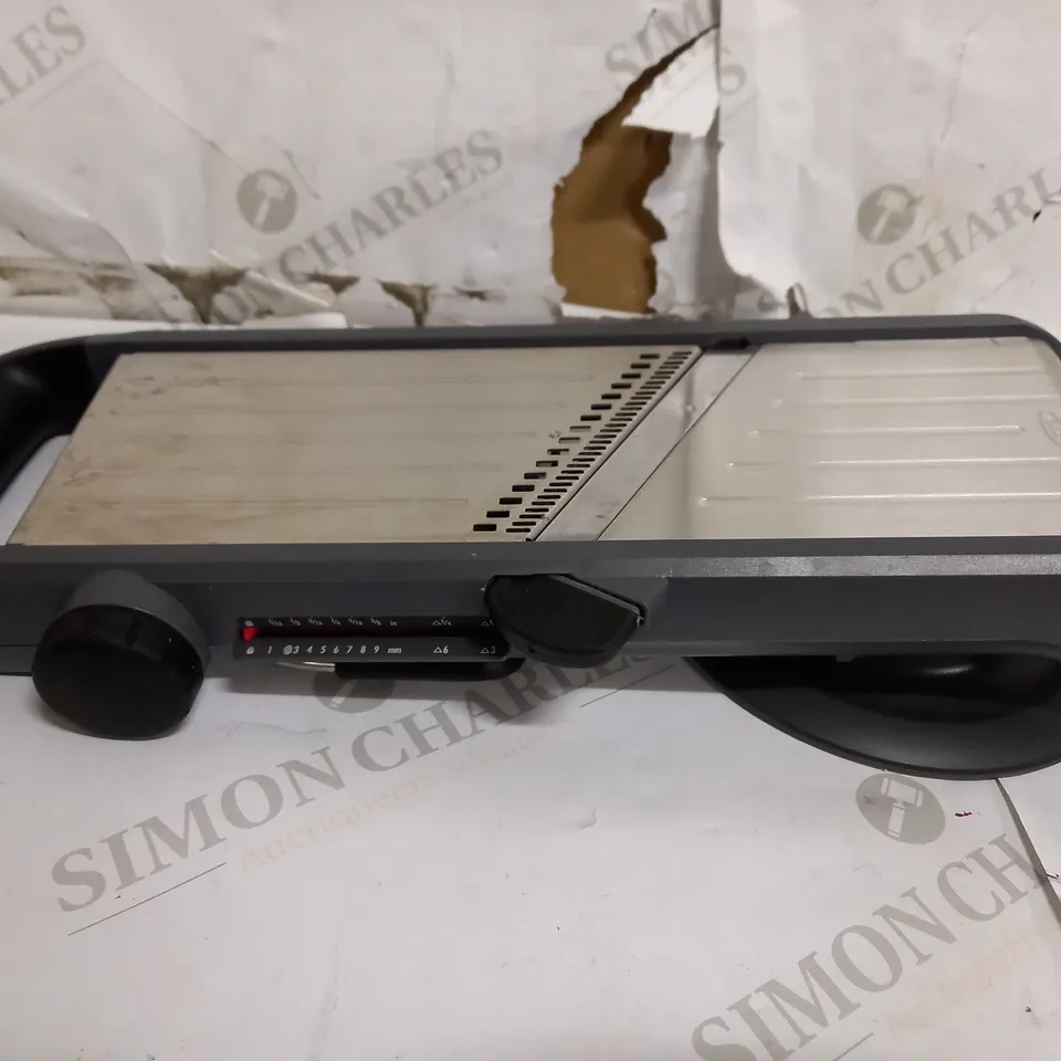 OXO GOOD GRIPS CHEF'S MANDOLINE 2.0