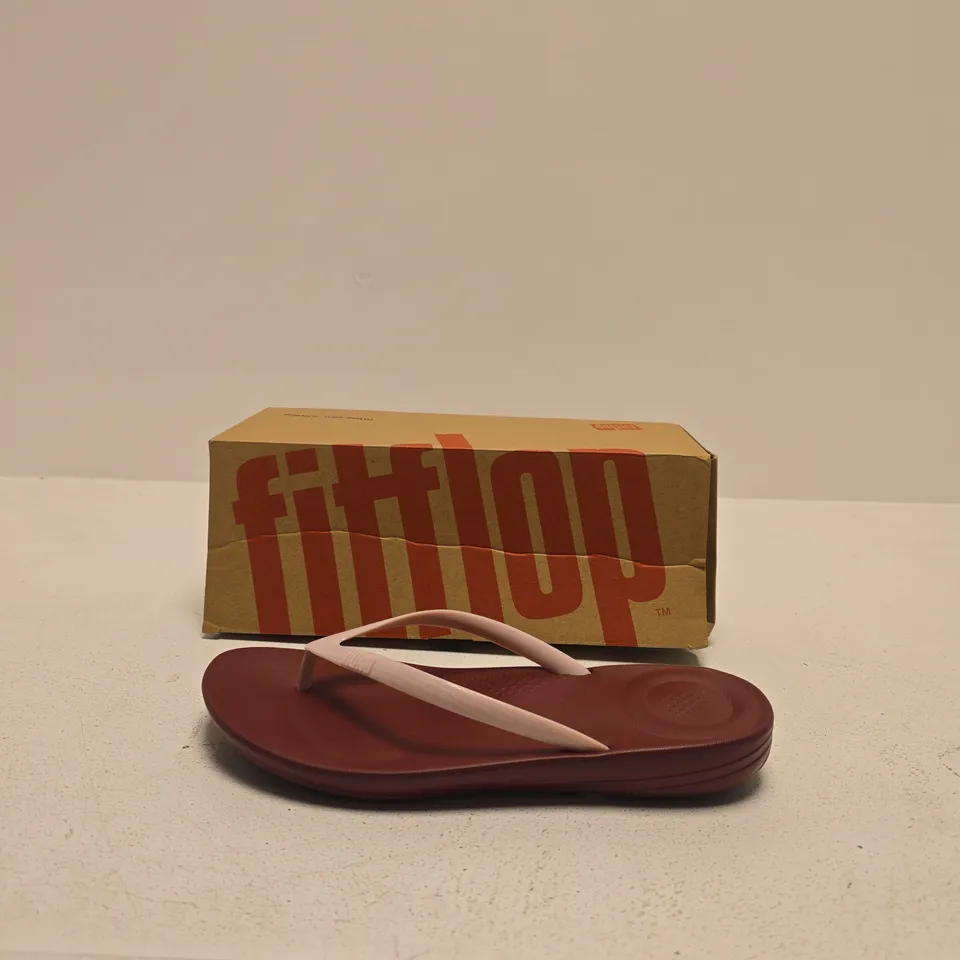 FITFLOP FLIP-FLOPS – BROWN WITH PINK STRAPS (BOXED) SIZE UK 5