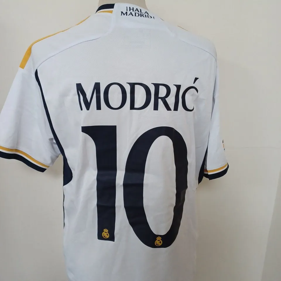 REAL MADRID HOME SHIRT WITH MODRIC 10 SIZE M