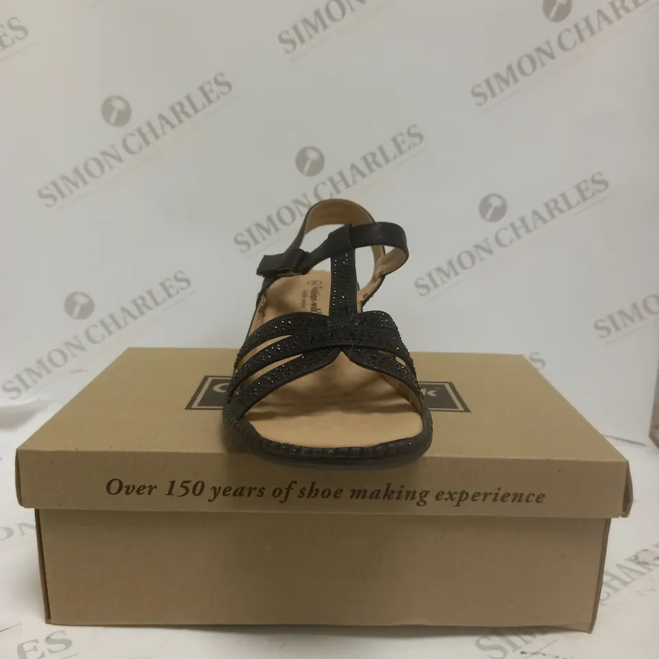 BOXED CUSHION WALK DIAMANTE TRIM SANDALS - SIZE 7