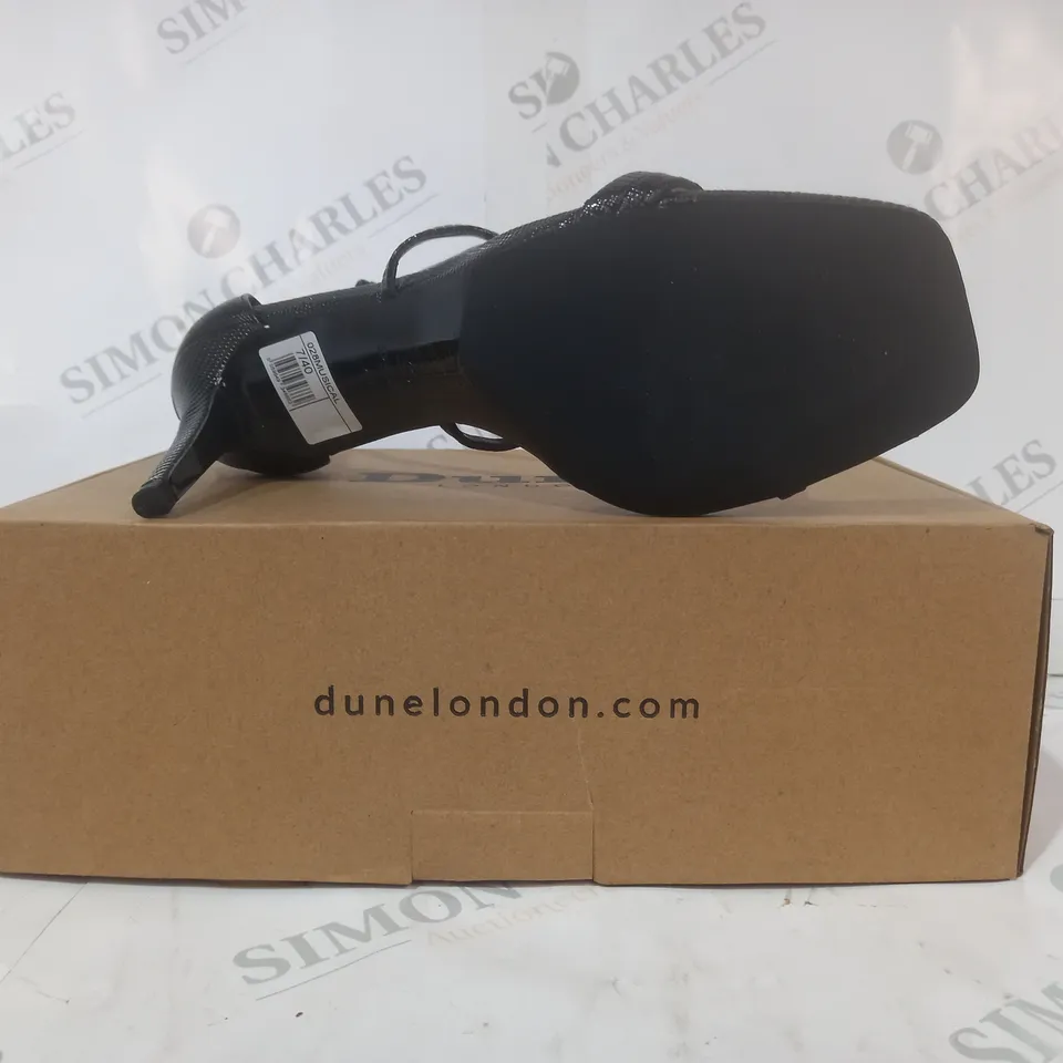 BOXED PAIR OF DUNE LONDON OPEN TOE STRAPPY SANDALS IN BLACK SIZE 7
