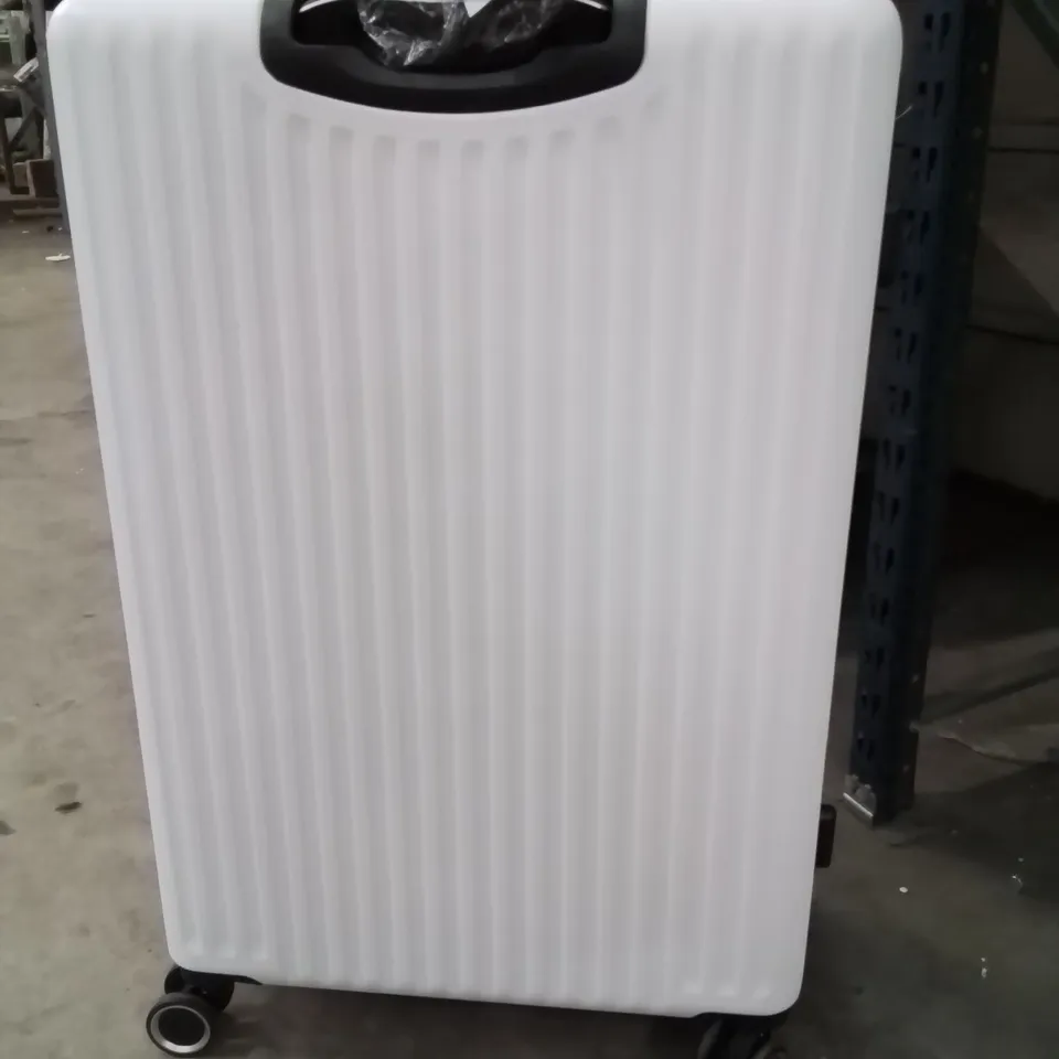 LUGG VACAY TRAVEL SUITCASE WHITE