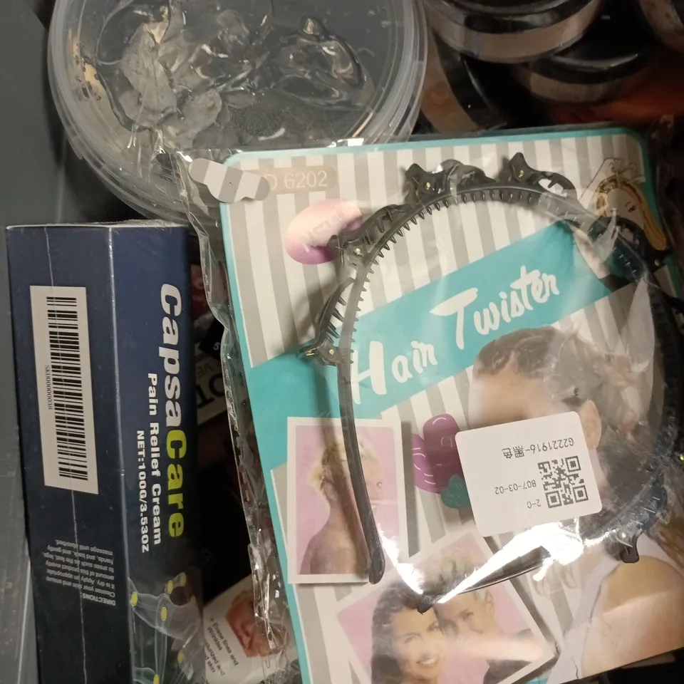 APPROXIMATELY 15 ASSORTED HEALTH & BEAUTY PRODUCTS TO INCLUDE PAIN RELIEF CREAM, AESOP CONDITIONER, DARK SPOT CORRECTOR ETC 