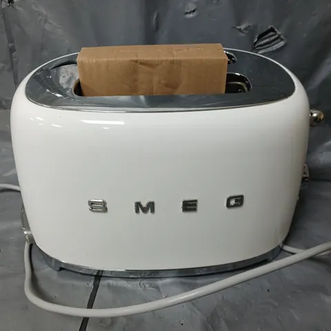 BOXED SMEG TOASTER IN WHITE