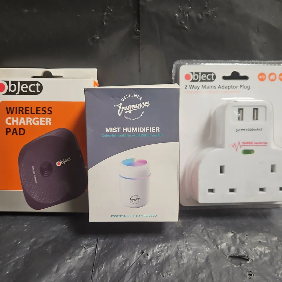 BOX OF APPROXIMATELY 30 ASSORTED HOUSEHOLD ELECTRICAL ITEMS TO INCLUDE ADAPTER PLUG, WIRELESS CHARGING PAD, MIST HUMIDIFIER, ETC