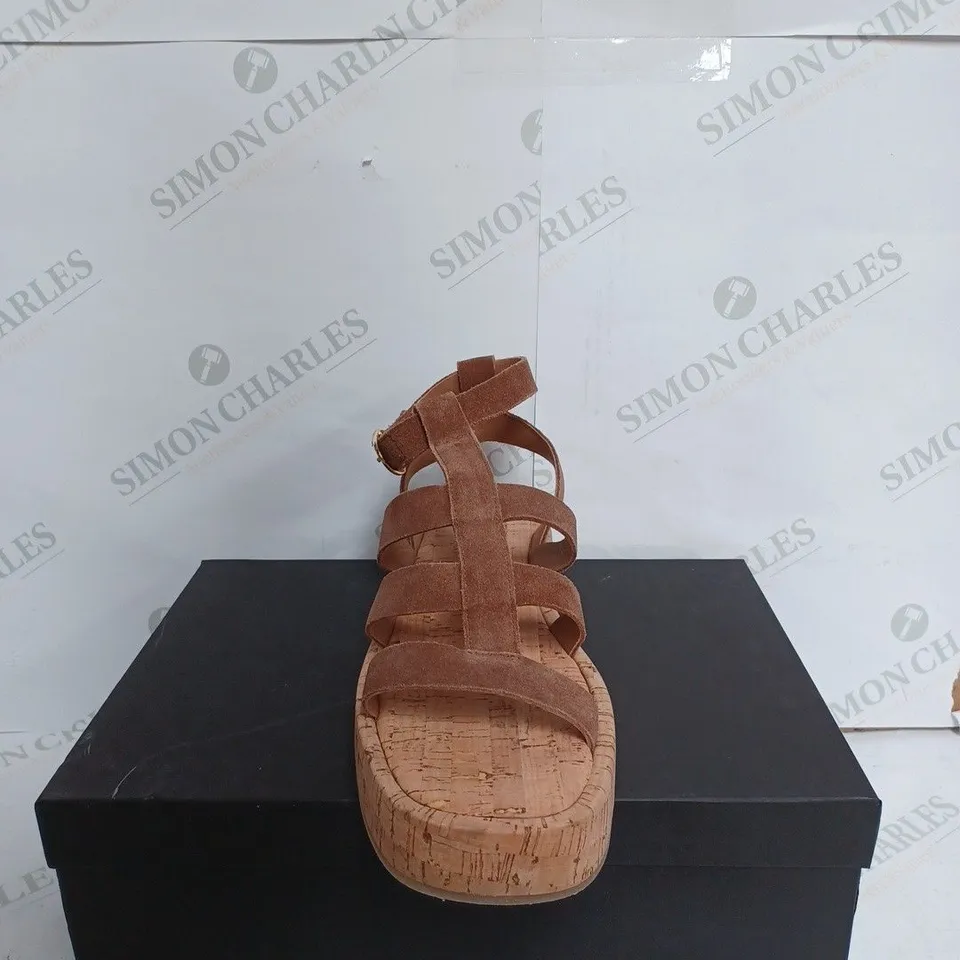 HUSH BARLEY GLADIATOR SANDAL IN BROWN - EU 41