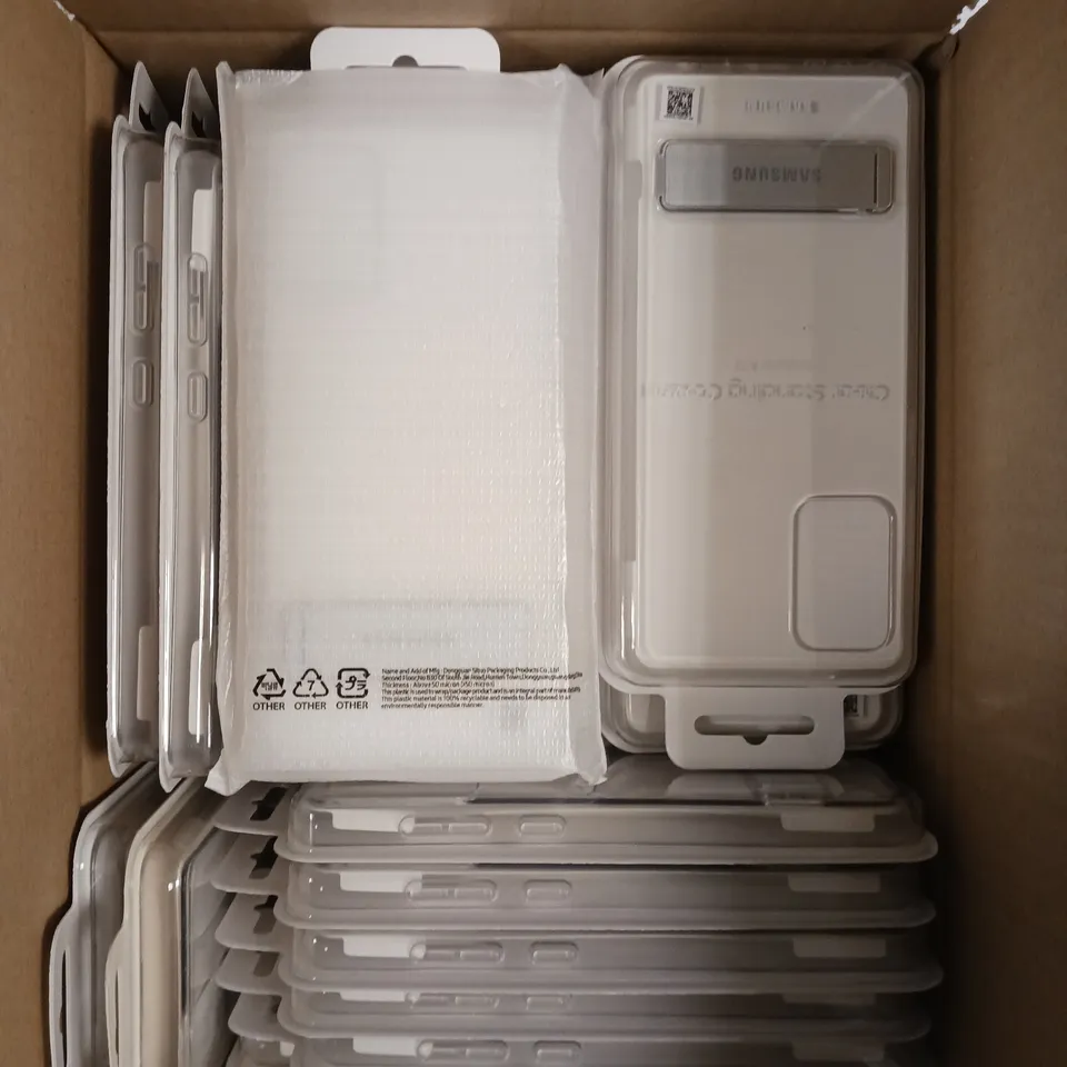 APPROXIMATELY 40 BOXED CLEAR STANDING COVER CASES FOR SAMSUNG GALAXY A72