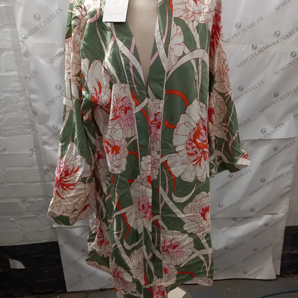 CYBERJAMMIES SAGE GREEN FLORAL PRINT SHORT DRESSING GOWN - UK 12