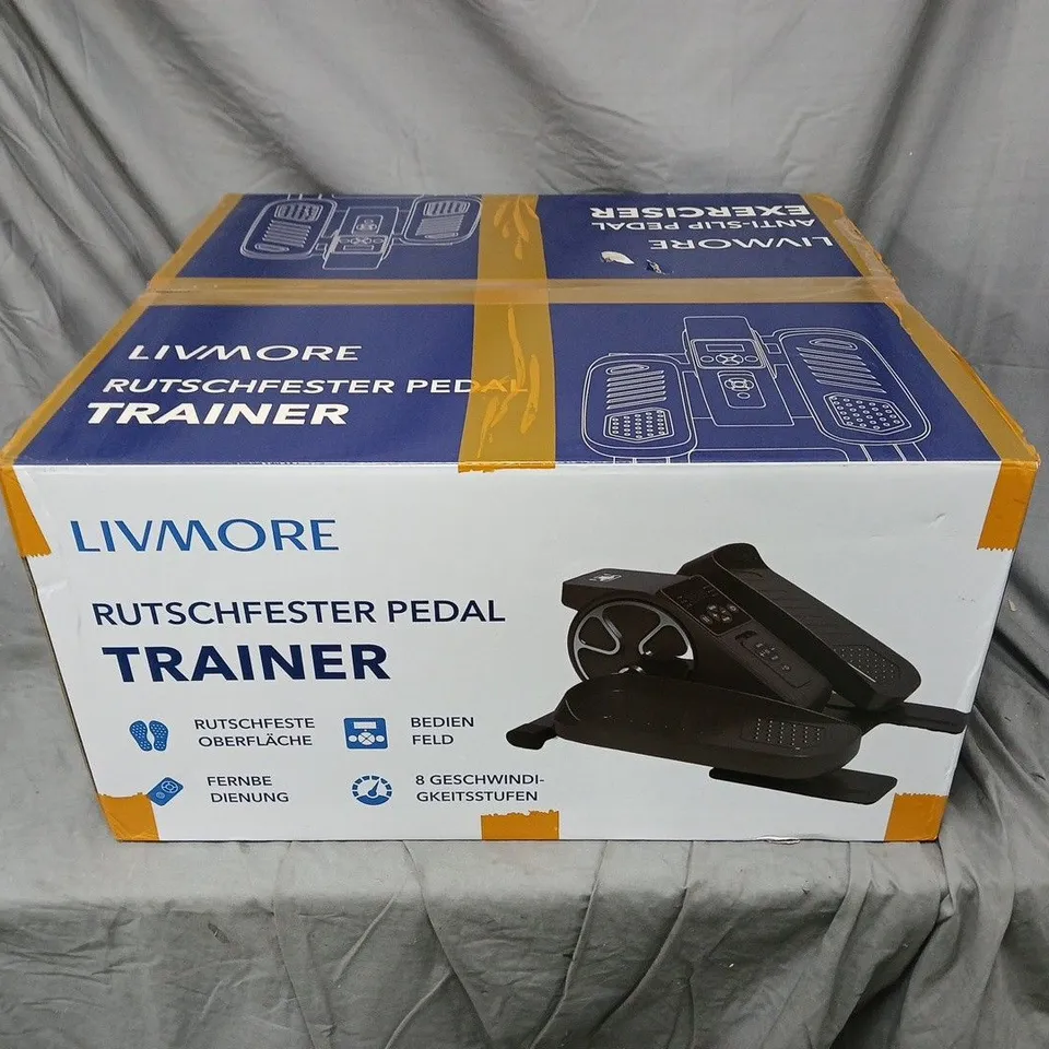 BOXED LIVMORE RUTSCHFESTER PEDAL TRAINER IN BLACK