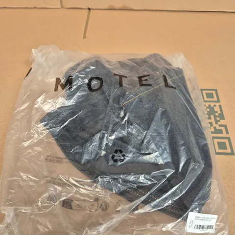 MOTEL JEANS β INDIGO ROOMY EXTRA WIDE LOW RISE, W28 L30