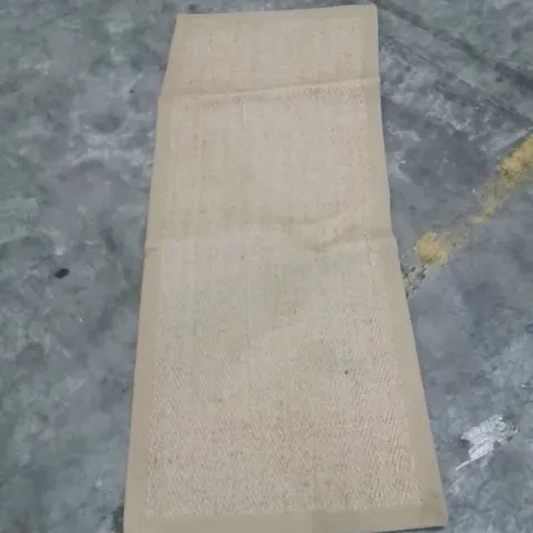 QUALITY DESIGNER AREA RUG - APPROXIMATELY 150X60CM