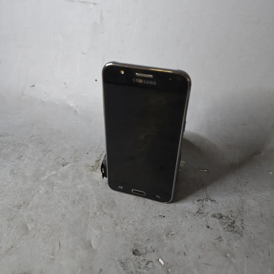 SAMSUNG GALAXY J5 