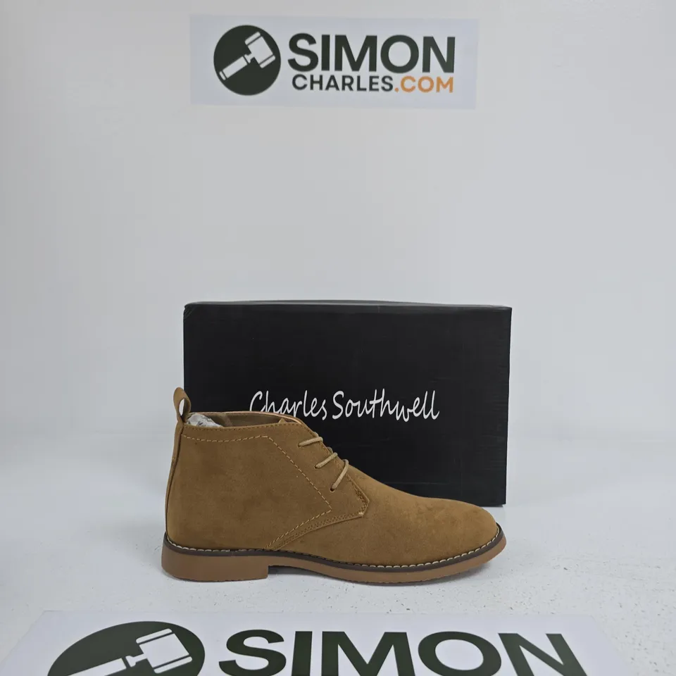 CHARLES SOUTHWELL PANAMA SAND DESERT BOOTS – UK 7