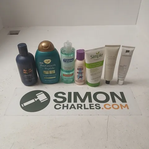 APPROXIMATELY 15 ASSORTED HEALTH & BEAUTY PRODUCTS TO INCLUDE OGX PROGROWTH + PEPTIDE SHAMPOO, AARON WALLACE SOFTENING HAIR & BEARD MOISTURISER, T-ZONE FACIAL WASH, ETC - COLLECTION ONLY