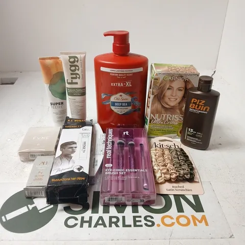 APPROX 12 ASSORTED BEAUTY PRODUCTS TO INCLUDE GARNIER HAIR COLOUR, FYNE BLUSH, REAL TECHNIQUES BRUSH SET, ETC 