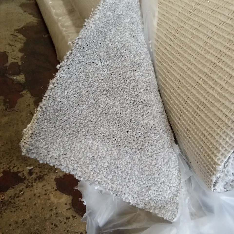 ROLL OF QUALITY MARBELLA PLATINUM CARPET // APPROX SIZE: 5.5 x 4m