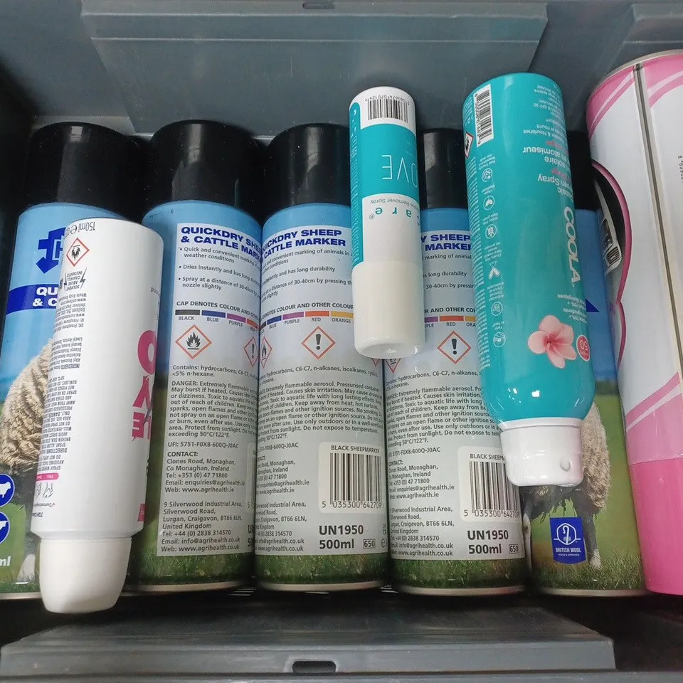 APPROXIMATELY 12 ASSORTED AEROSOLS TO INCLUDE QUICKDRY SHEEP & CATTLE MARKER, STOCARE REMOVE, DASHBOARD SPRAY SILICONE, ETC - COLLECTION ONLY