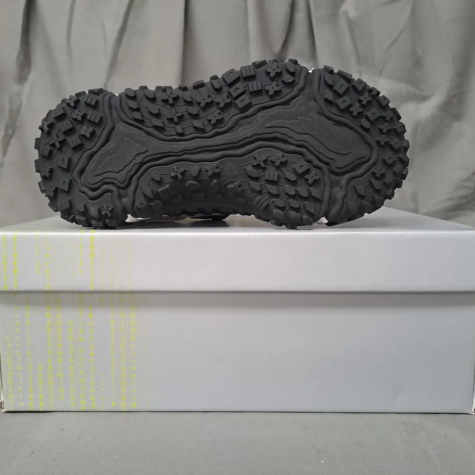 BOXED PAIR OF KOI VEGAN LAYER CAKE CHUNKY TRAINERS IN WHITE UK SIZE 3