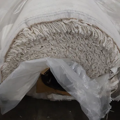ROLL OF QUALITY CARPET // SIZE: APPROXIMATELY 4 X 5.4m