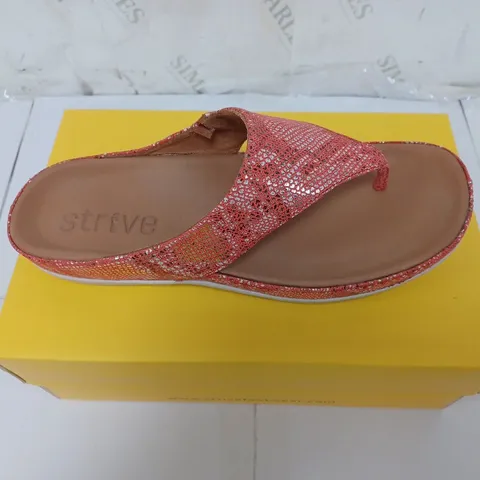 BOXED PAIR OF STRIVE SANDALS WITH PINK METALIC TOE STRAP SIZE UK 6