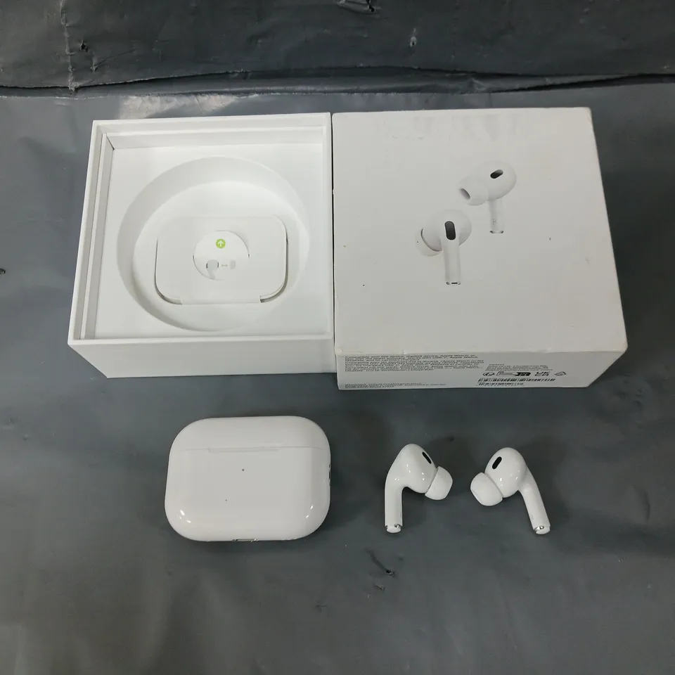 BOXED APPLE AIRPODS 2ND GEN 