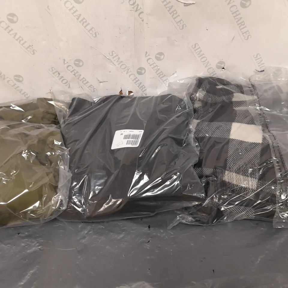 BOX OF APPROXIMATELY 10 ASSORTED BAGGED PIECES OF CLOTHING IN VARIOUS STYLES, SIZES, AND BRANDS 