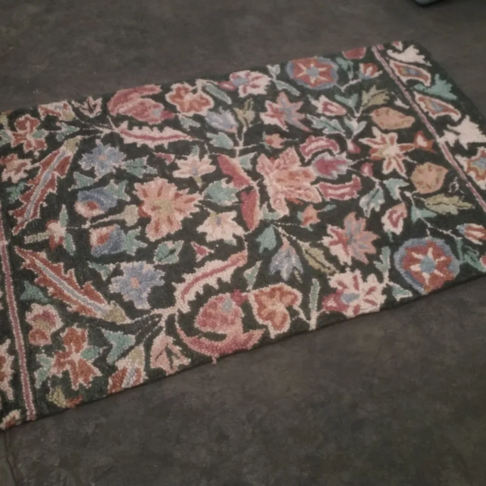 QUALITY DESIGNER AREA RUG APPROXIMATELY 80×150CM