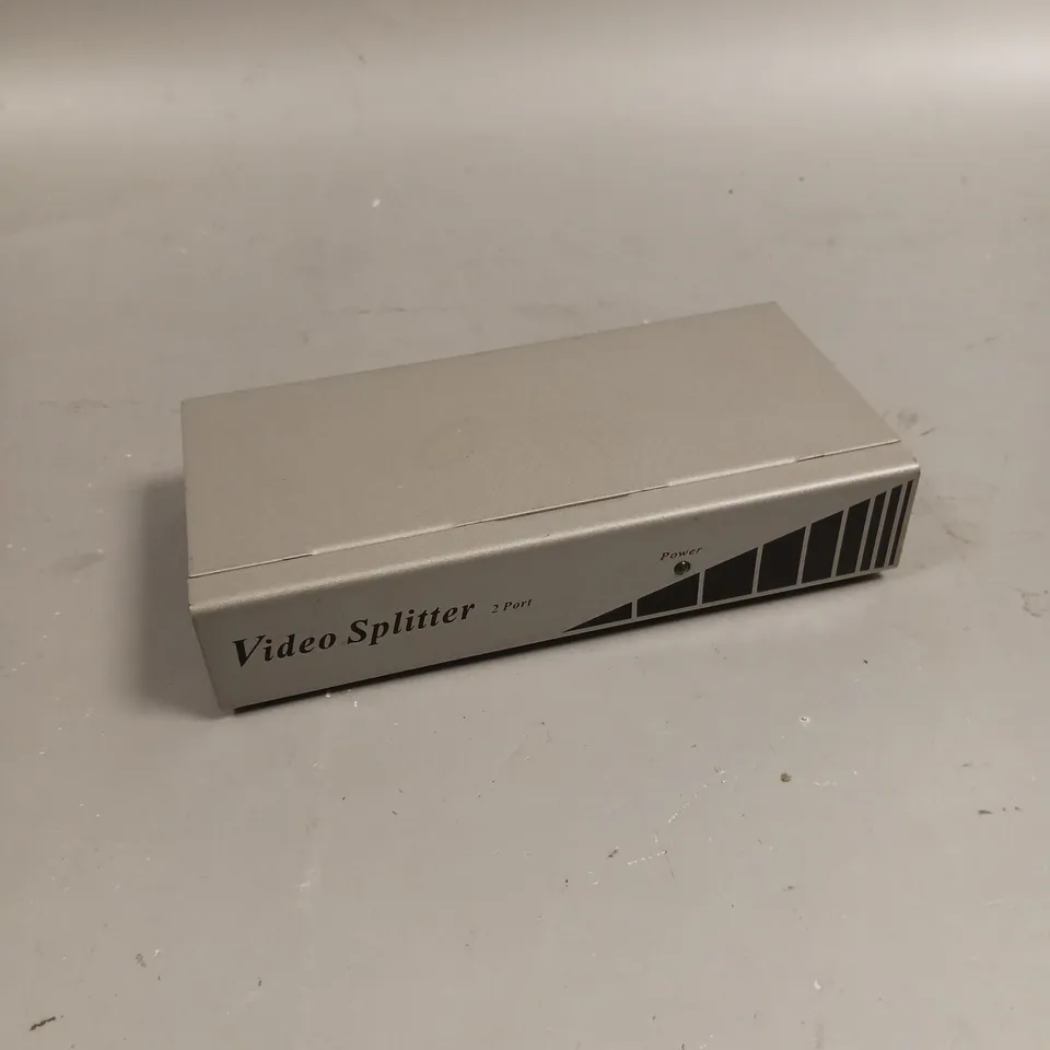 UNBRANDED 2 PORT VGA VIDEO SPLITTER 