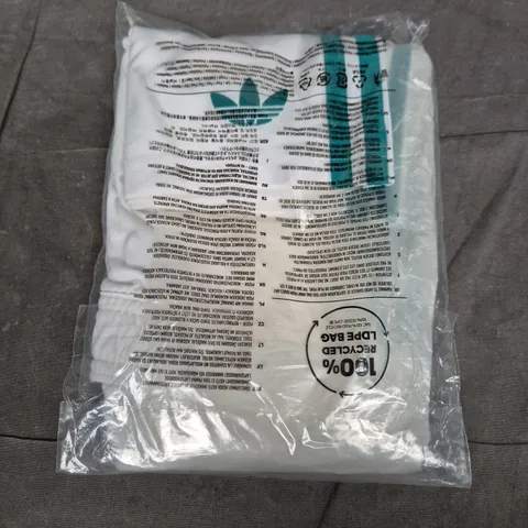 Adidas LFC 3 Shorts – White with teal stripes – Kids UK 7-8Y 