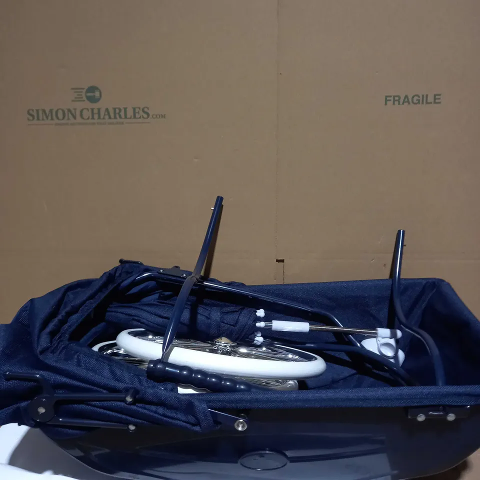 BELLA ROSA PREMIUM NAVY CARRIAGE DOLL PRAM RRP £129.99