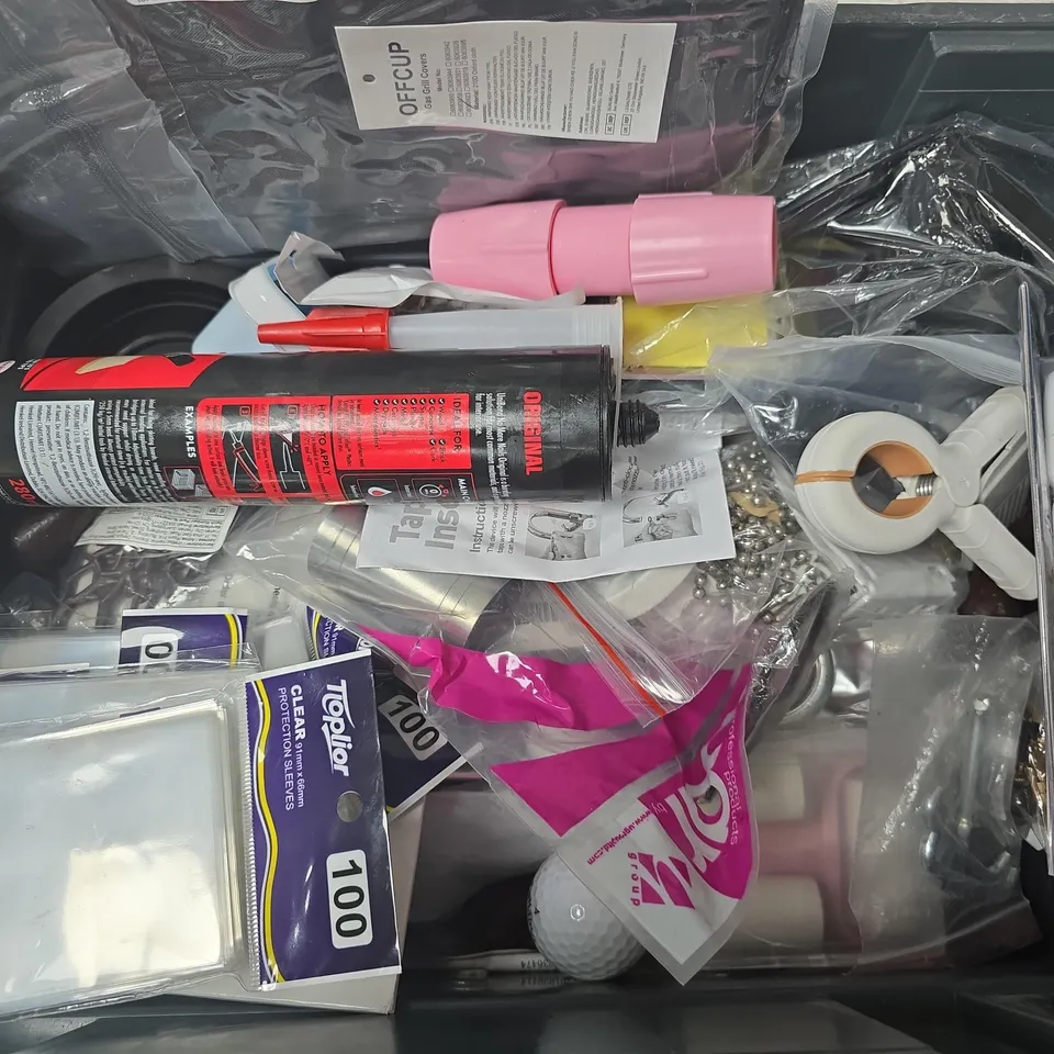APPROXIMATELY 15 ASSORTED HOUSEHOLD ITEMS TO INCLUDE IRONING BOARD CLIPS, GOLFBALLS, CARD PROTECTION SLEEVES, ETC