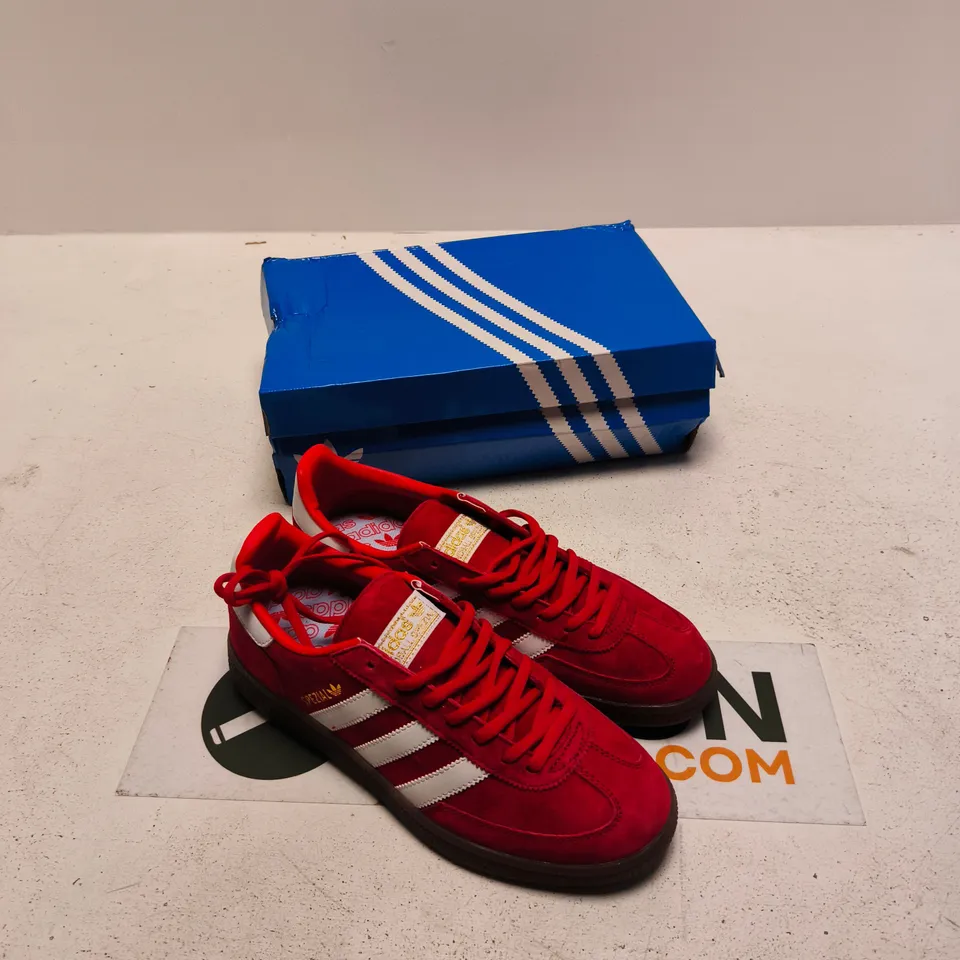ADIDAS HANDBALL SPEZIAL TRAINERS – RED/WHITE, UK 7 (US 7.5)