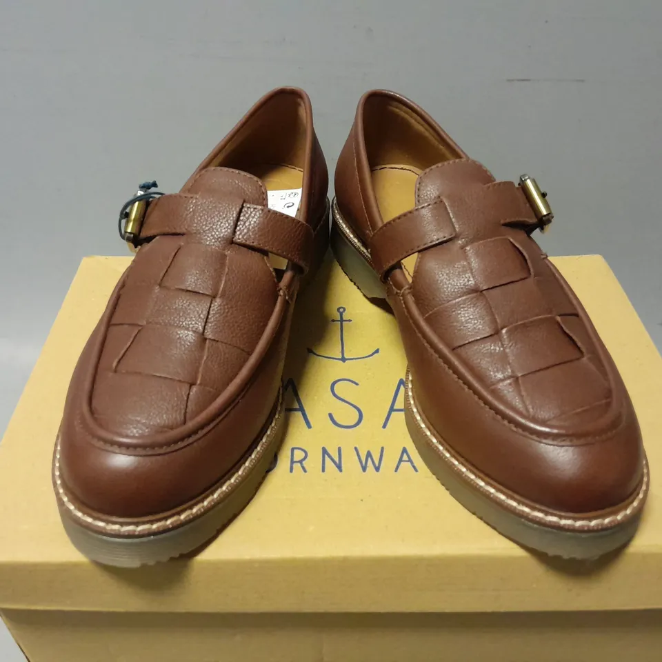 BOXED PAIR OF SEASALT CORNWALL TRESMEER SHOES IN DARK CLOVE - UK 5