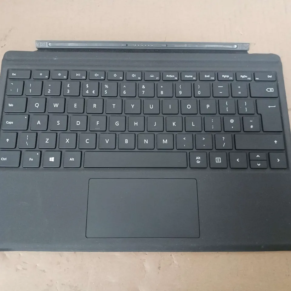 MICROSOFT DETACHABLE KEYBOARD