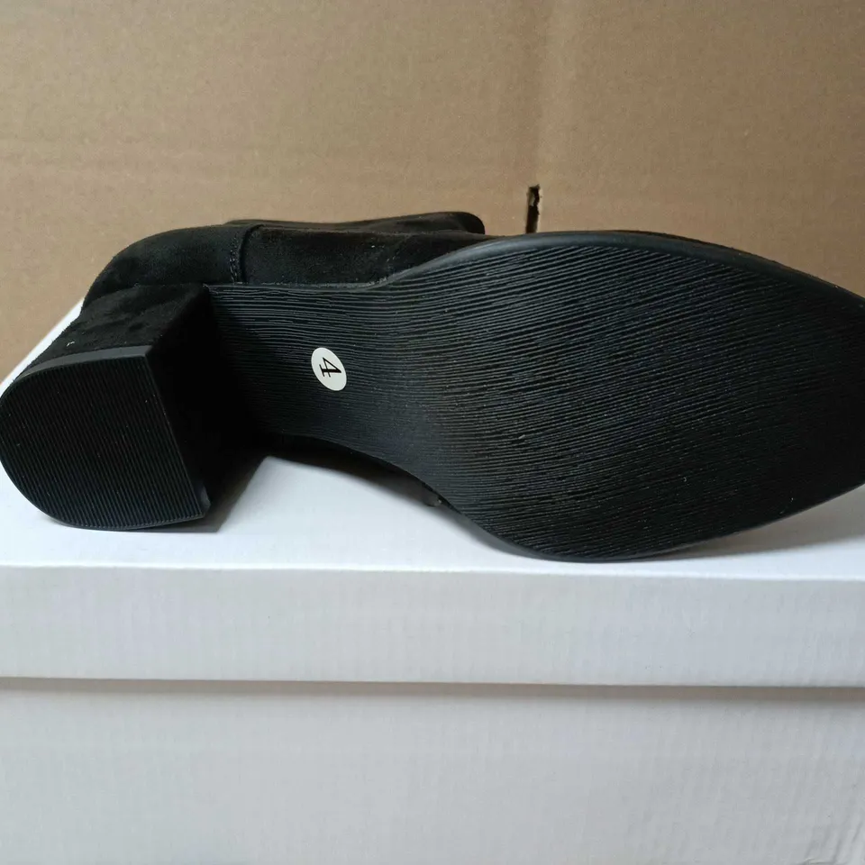 BOXED PAIR OF SHOES BY EMMA CHLOE BLACK SUEDE ANKLE BOOTS – UK 4