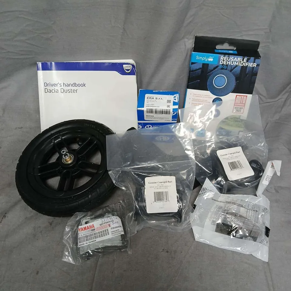 APPROXIMATELY 12 ASSORTED VEHICLE PARTS & ACCESORIES TO INCLUDE DACIA DUSTER HANDBOOK, SPOOL ASSEMBLY, BRAKE PADS, ETC