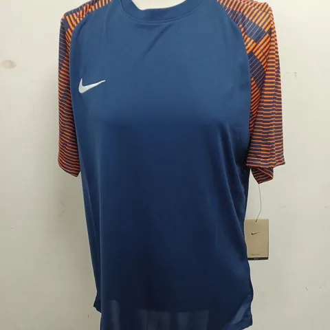 NIKE DRI-FIT SLIM FIT BLUE T-SHIRT - L
