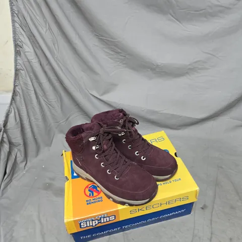 SKECHERS BURGUNDY SUEDE LACE-UP BOOTS – UK 4 