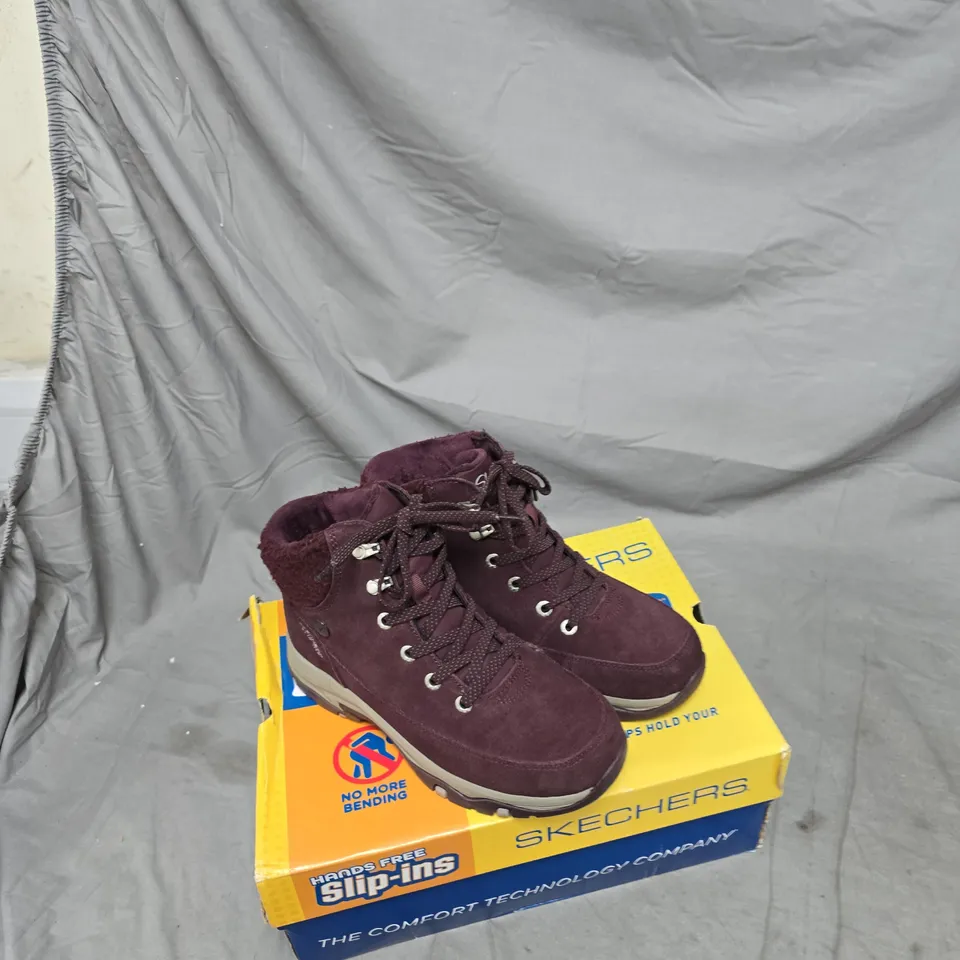 SKECHERS BURGUNDY SUEDE LACE-UP BOOTS – UK 4 