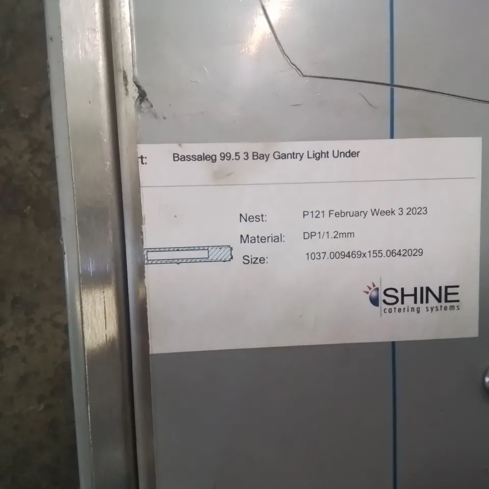 BASSALEG 99.5 3 BAY GANTRY LIGHT