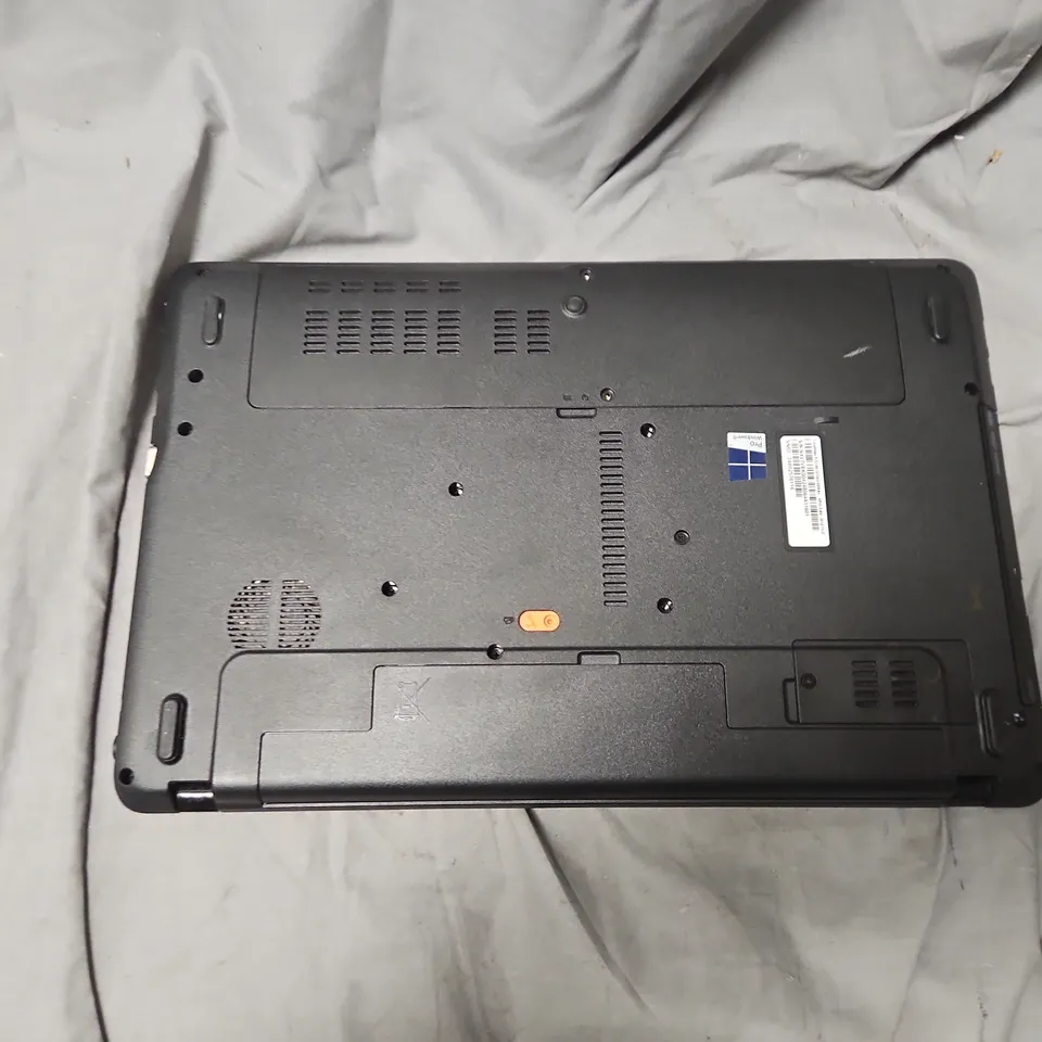 ACER TRAVELMATE P253-M LAPTOP