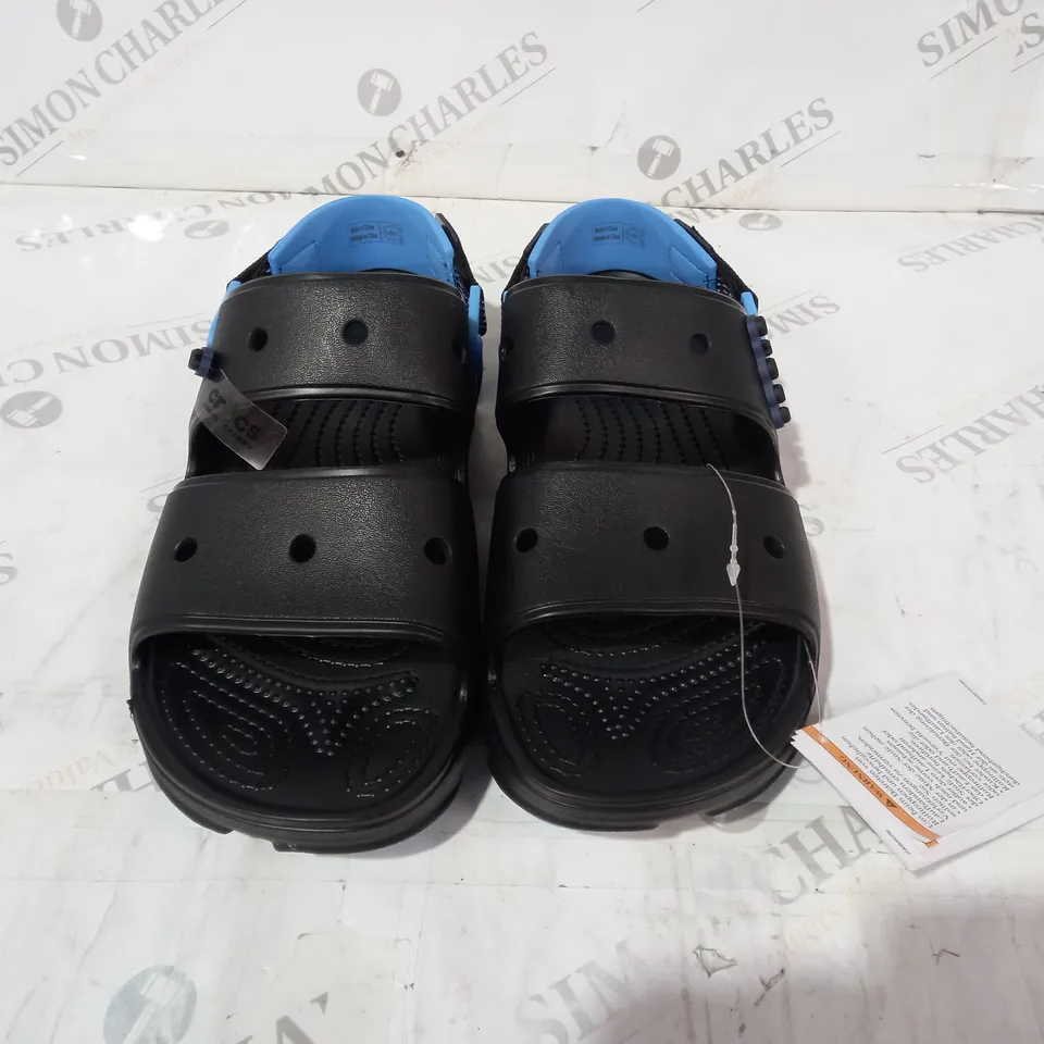 CROCS CLASIC ALL-TERRAIN SANDAL SIZE 9/10