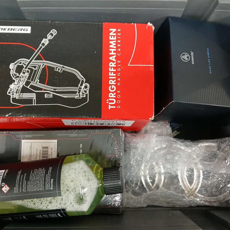 APPROXIMATELY 8 ASSORTED VEHICLE PARTS & ACCESORIES TO INCLUDE RATCHETING COMBINATION WRENCH SET, DOOR HANDLE CARRIER, EZCARCARE FINITO, ETC